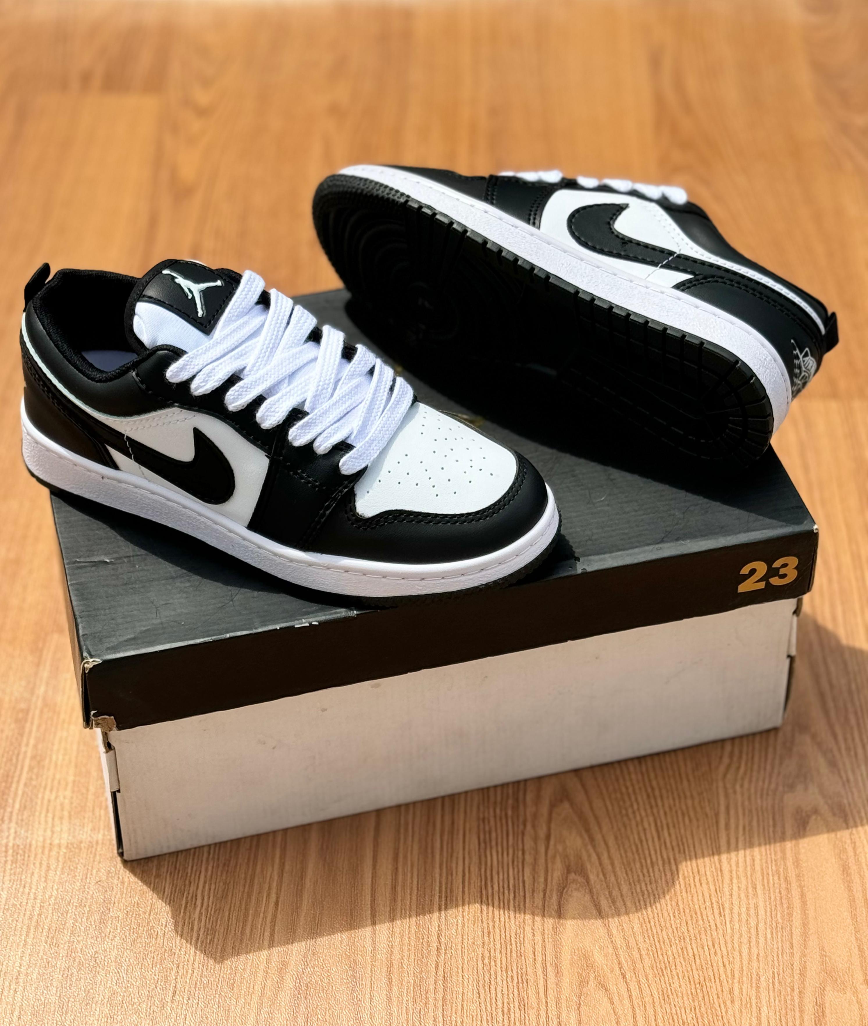 NIKE JORDAN LOW